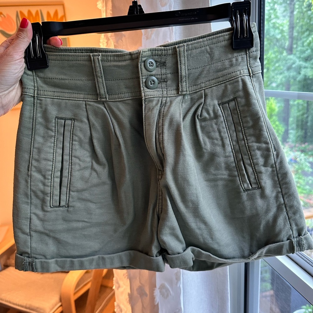 American Eagle Outfitters Green Cargo Shorts High-Waisted Cotton